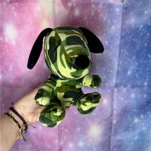 Hallmark camo snoopy
